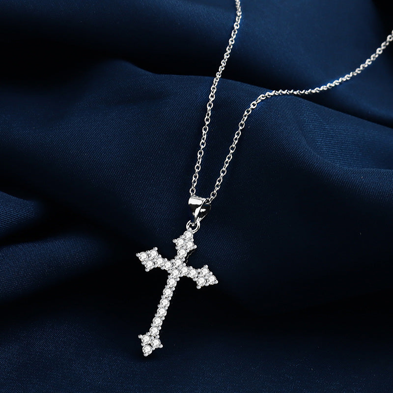 Colliers hauts simples en acier rétro avec croix de diamants pour femmes