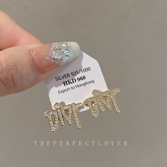 Women's Exquisite High-grade Temperament Wild Alphabet Letter Earrings