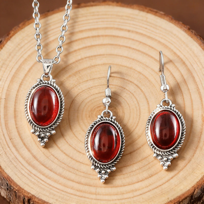 Retro Exquisite Embossed Metal Alloy Inlaid Jewelry Set