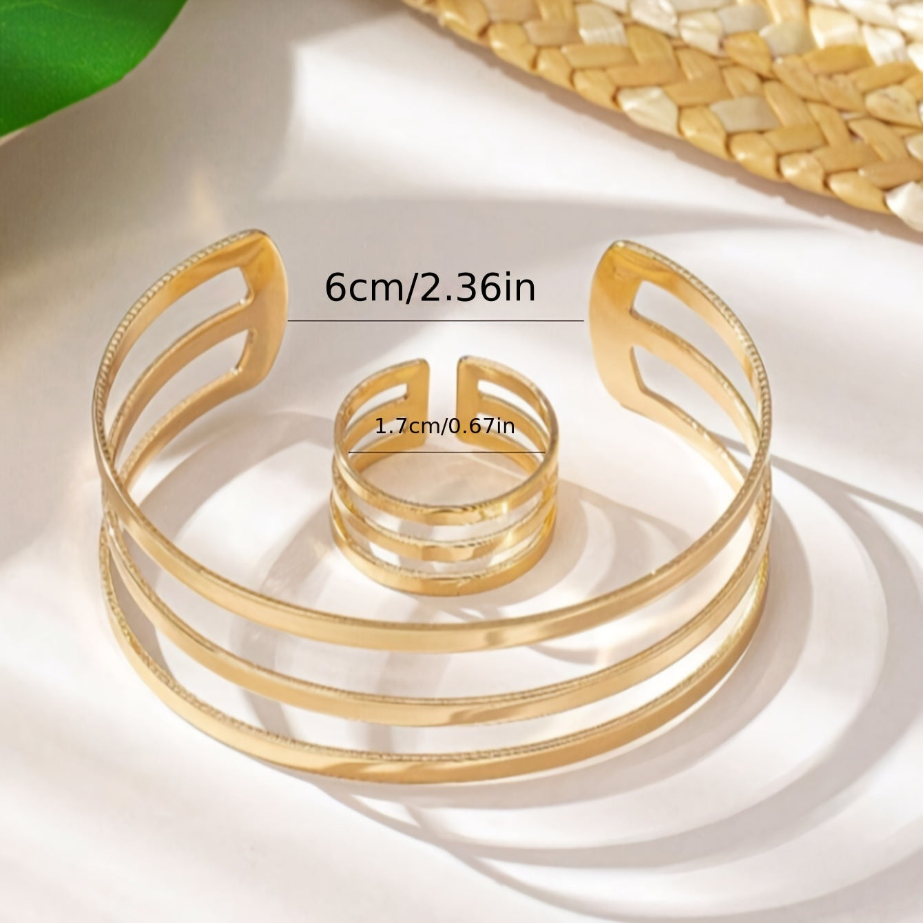 Glamorous Women's Hollow Gold Simple Fashion Bracelets