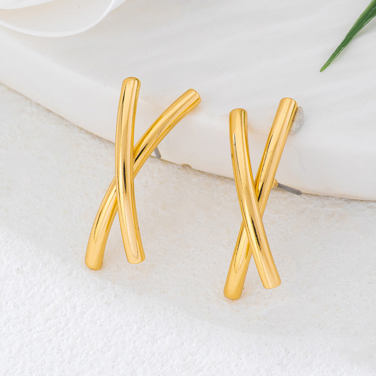 Women's Line Cross Ear Clip Geometric Special Interest Light Luxury Stud Earrings