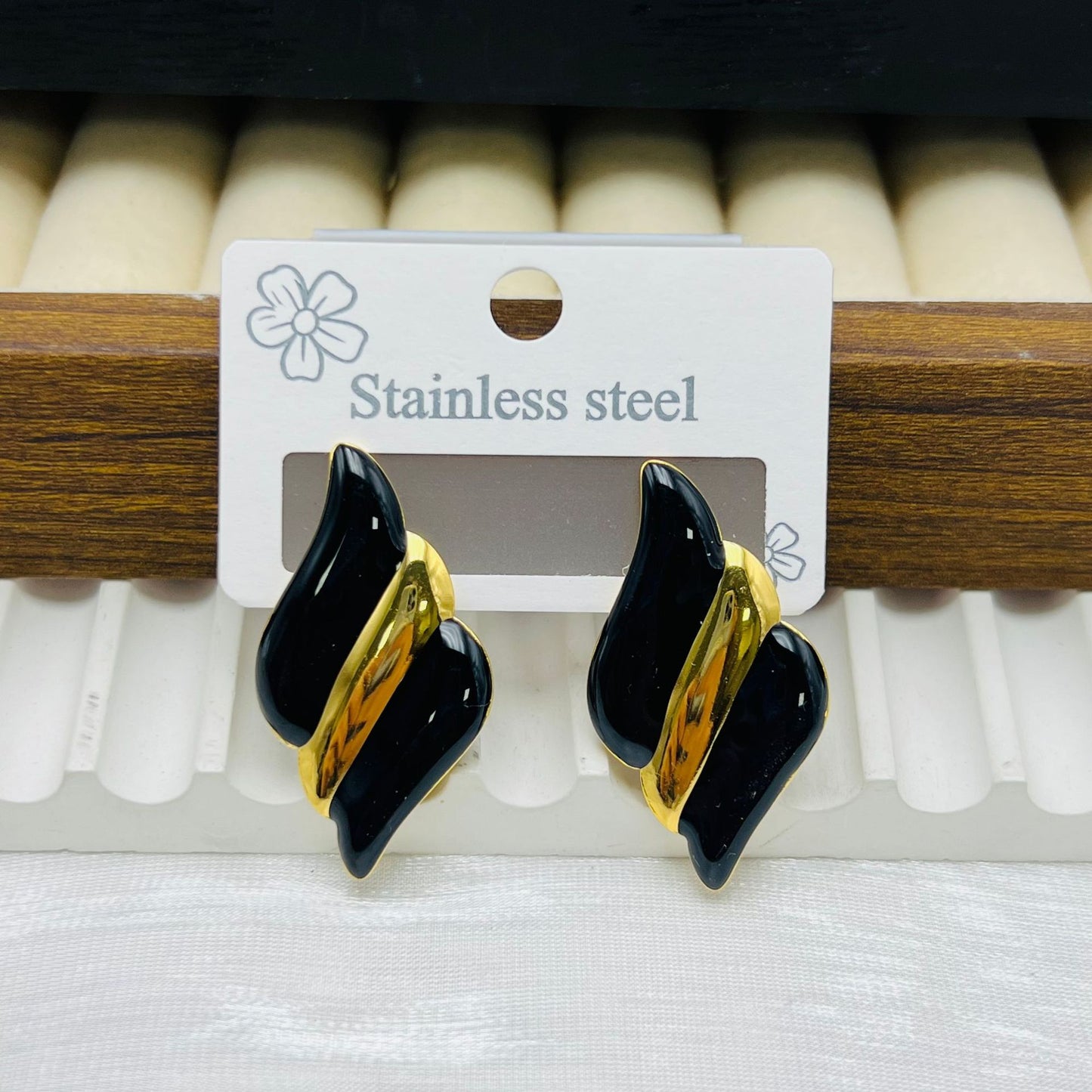 Titanium Steel Female Drop Oil French Style Retro Elegant Stud Earrings