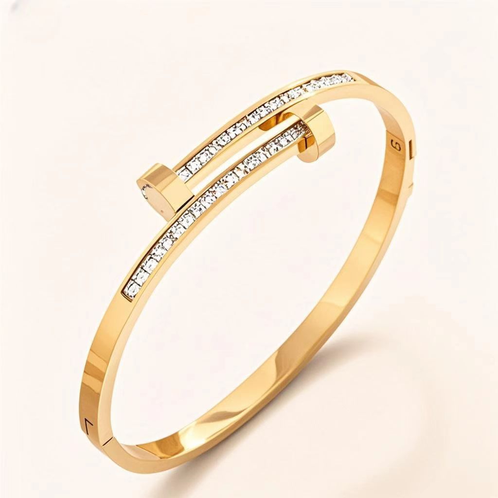 Innovative Stainless Steel Titanium Fashion Gold-plated Bracelets