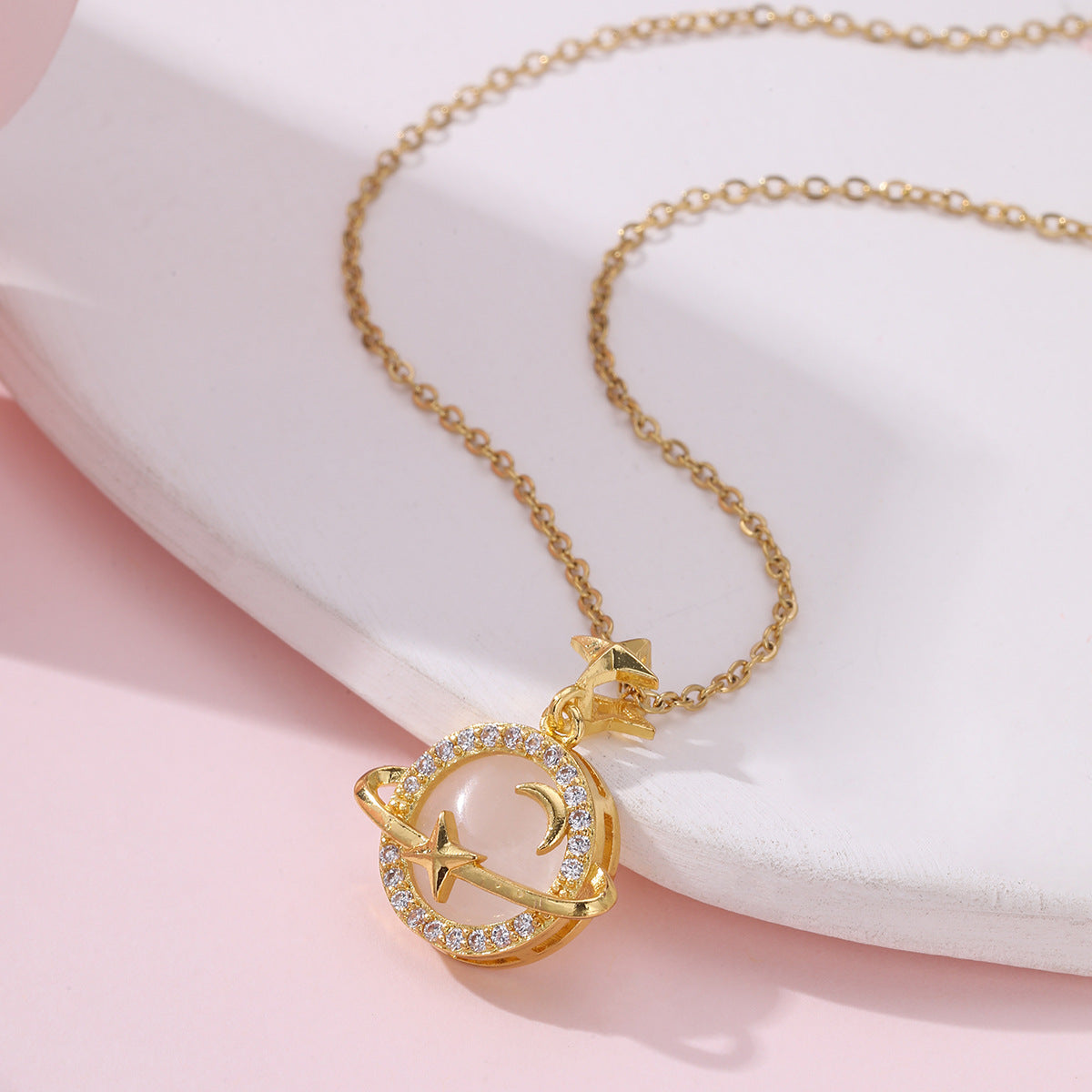 Female Refined Stylish Versatile Light Luxury Necklace