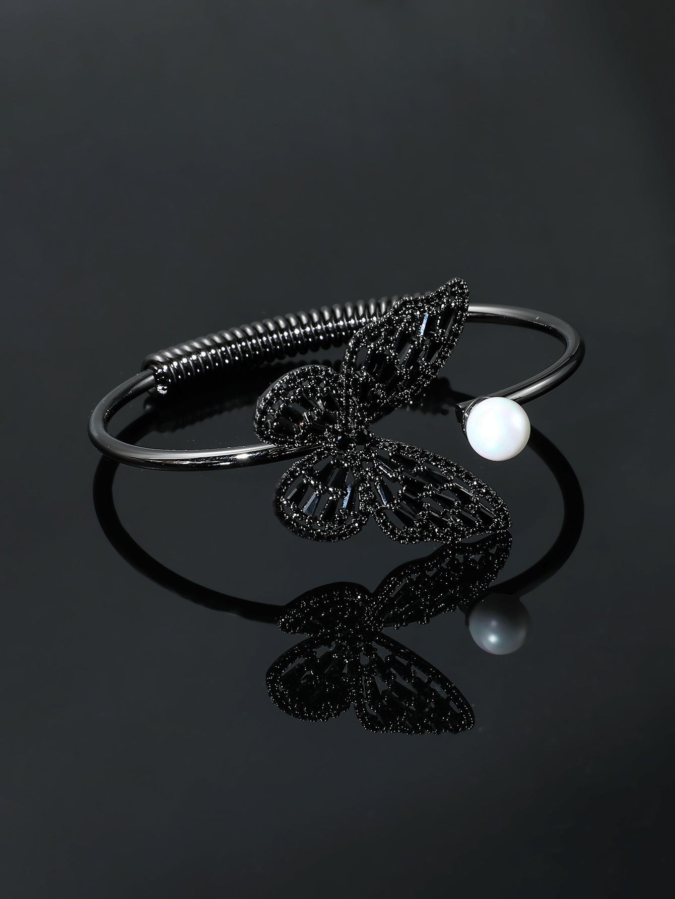 Women's Floral Hollow Glossy Chrysanthemum Fritillary Round Snake-shaped Bracelet