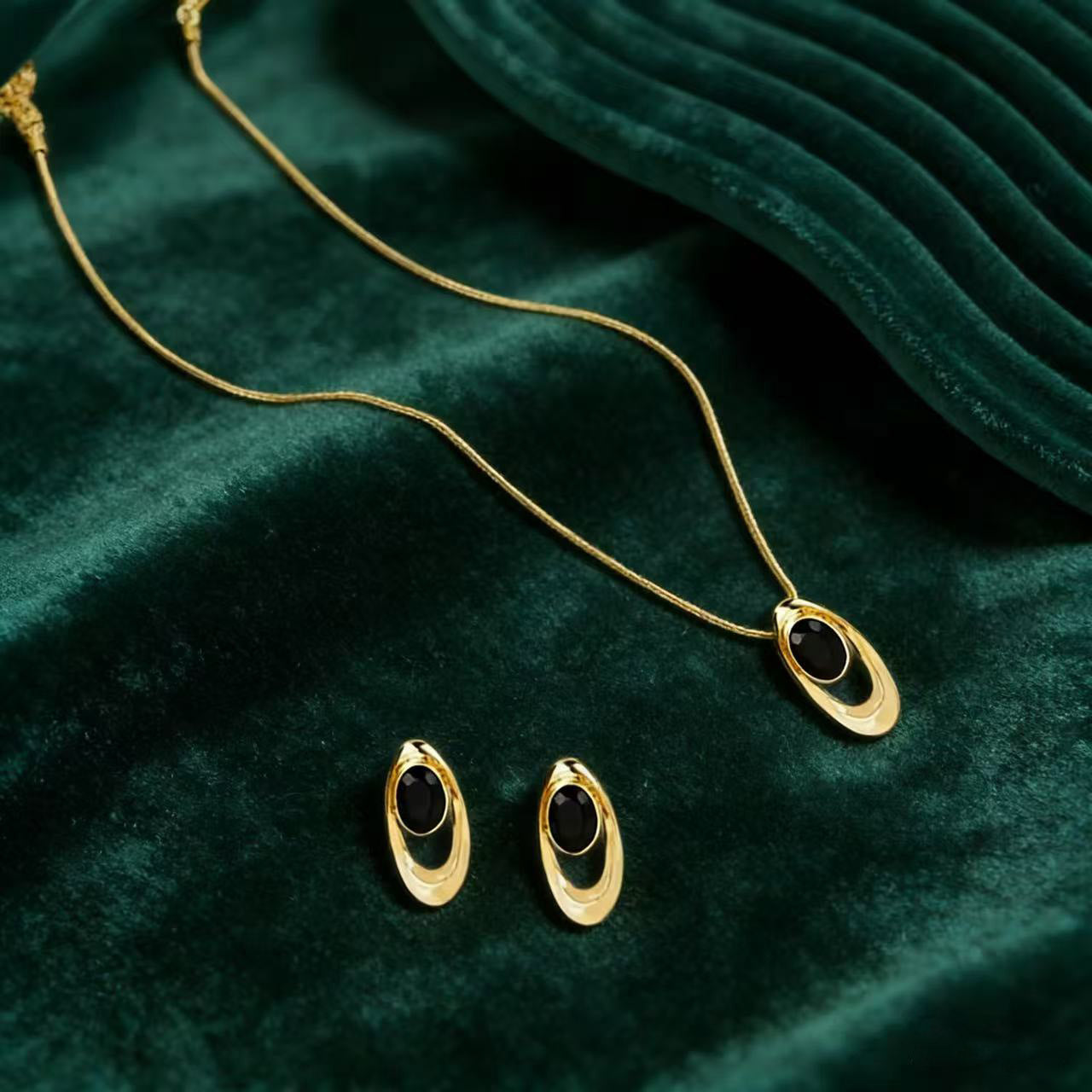 Creative Simple Oval Geometric Black Gold Earrings