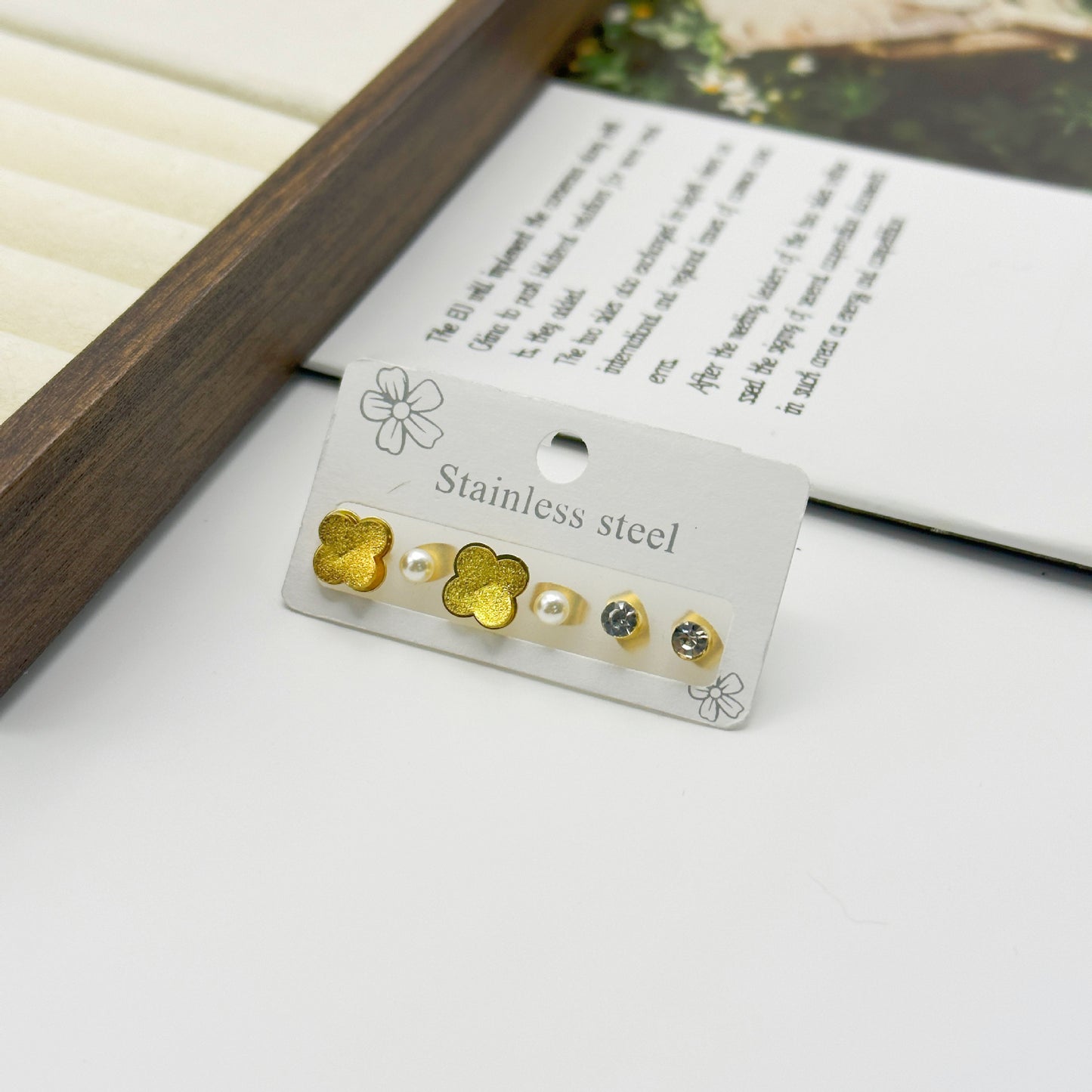 Women's Fashionable Golden Brushed Simple Affordable Luxury Earrings