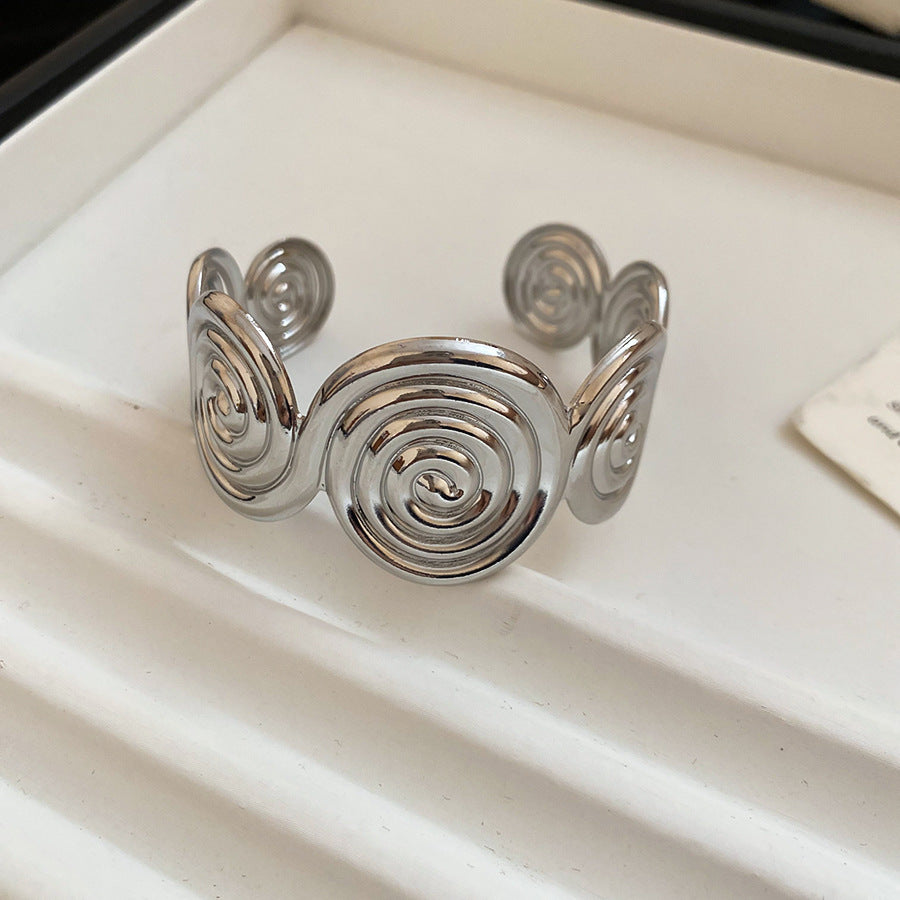 Women's Metal Pleated Flowers Openings Suit Niche Exaggerated Light Luxury Bracelet
