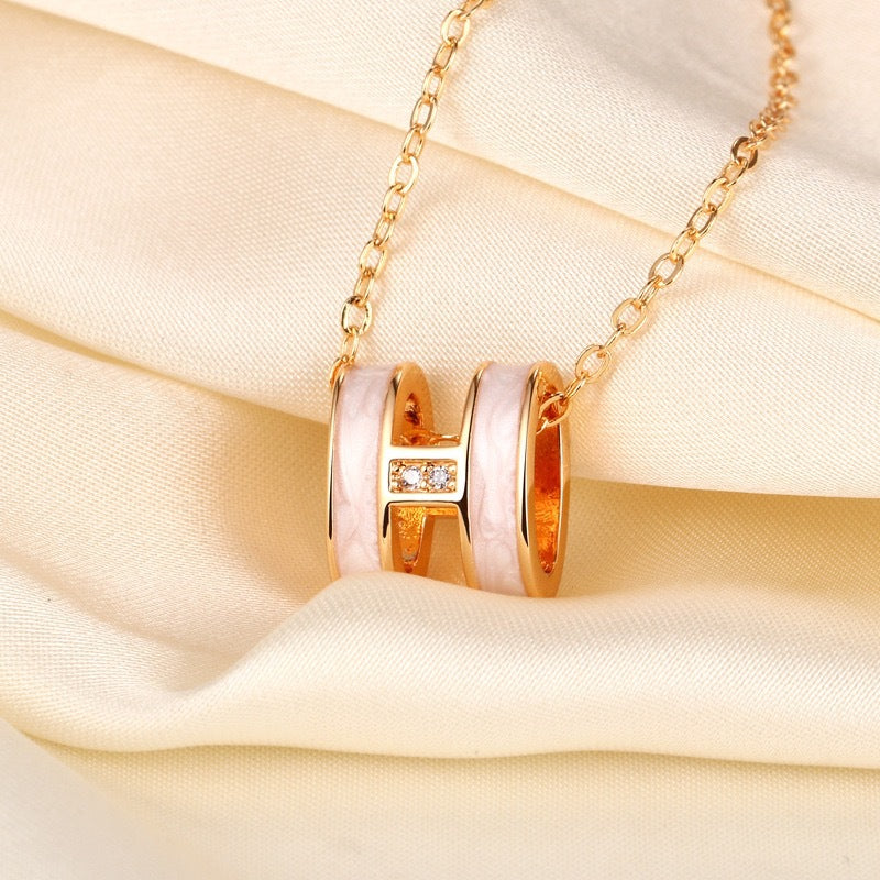 White Shell Letter Female Niche Bag Necklaces