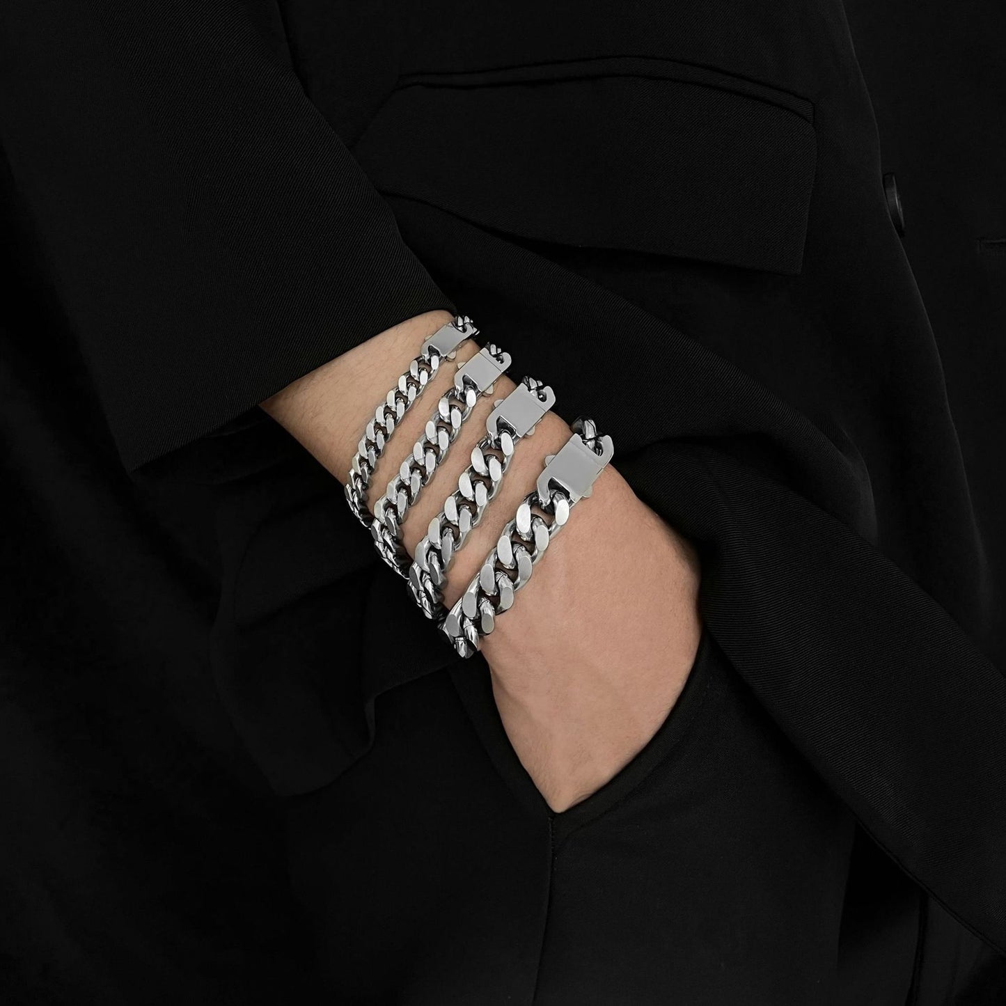 Ohraccessoires und Armbänder für Damen, Herren und Hip Hop