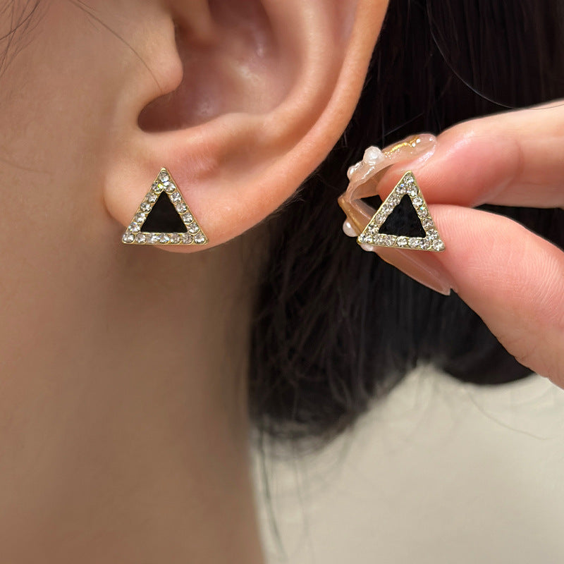 Needle Simple Black Triangle Light Luxury Minority Rings