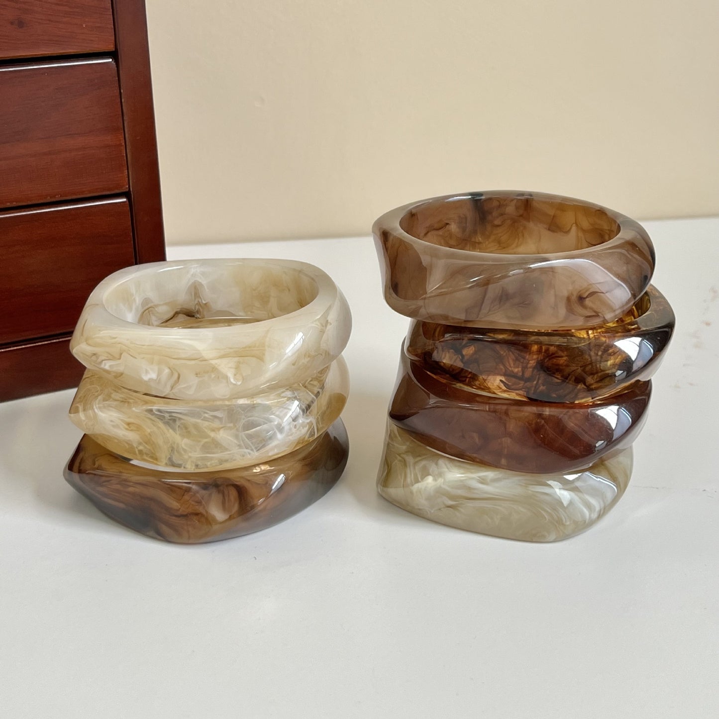 Women's Irregular Blooming Resin Curved Girlfriends Bracelet