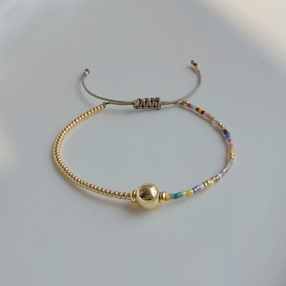 Kleine handgewebte farbige Armbänder für Damen mit zwei Perlen