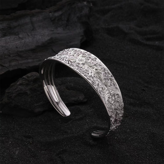 Women's Begonia Pattern Cruciate Flower Crescent Niche Design Bracelets