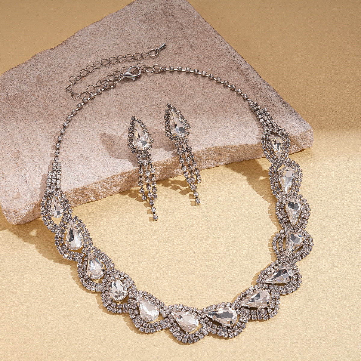 With Diamond Flower Ear Niche Design Clavicle Jewelry Set