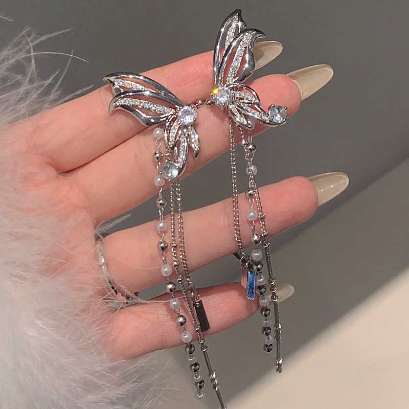Women's Butterfly Tassel Earless Long Niche Design Ear Clip
