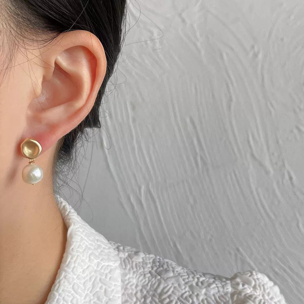 Clip Female Mild Luxury Retro Simple High-grade Matte Earrings