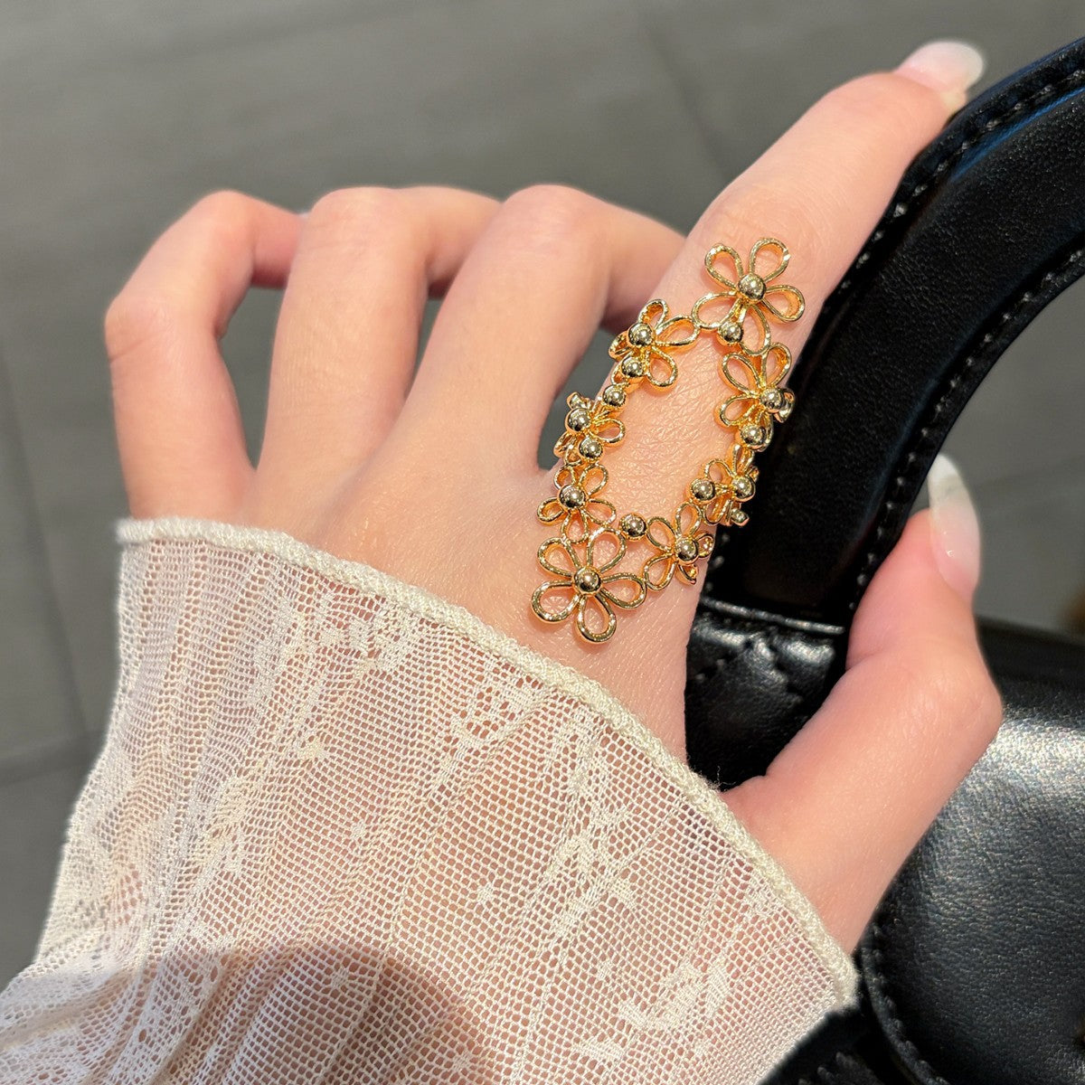 Women's Style Niche Hollow Metal Flower Lace Surrounding Ring