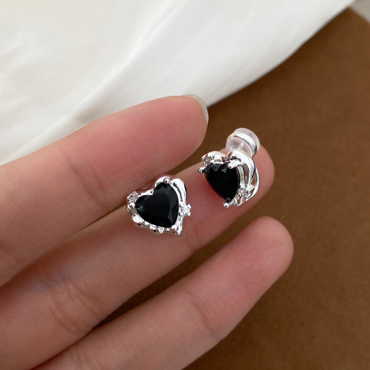 Fresh Sweet Black Agate Yellow Diamond Heart Shape Ear Clip