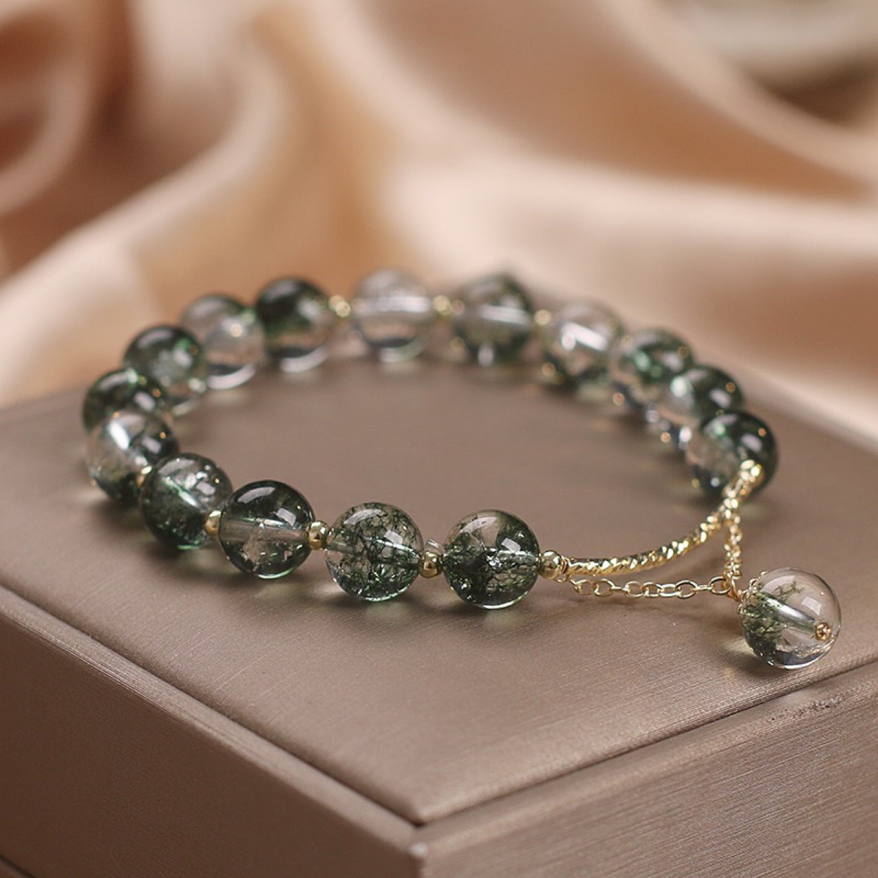 Design Green Phantom Quartz Crystal Female Bracelets