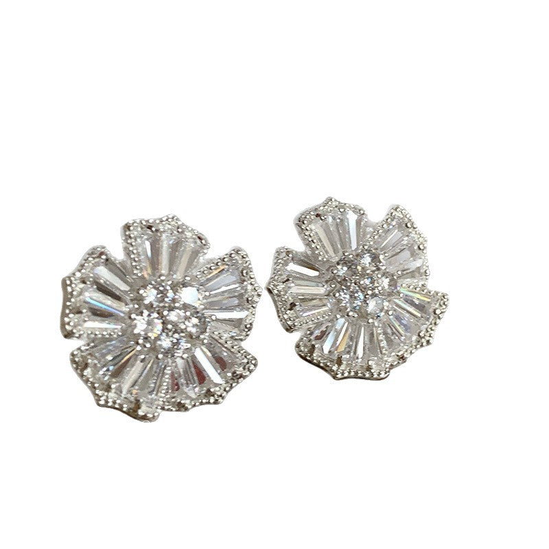 Flower Light Luxury High-grade Dinner Wedding Exquisite Design Fashion Without Earrings