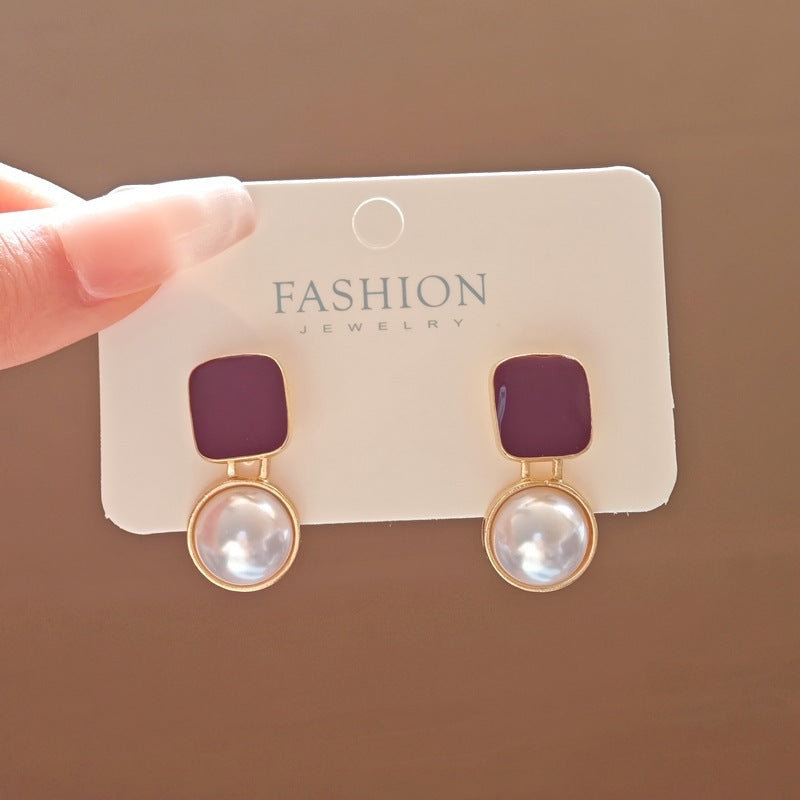 Women's French Retro Geometric Burgundy Square Pearl For Design Artistic Drop Stud Earrings