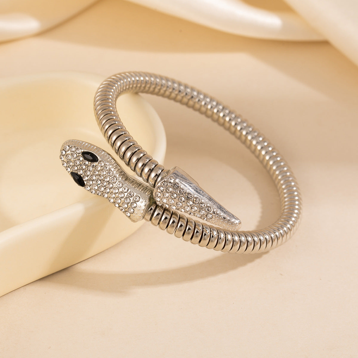 Women's Exaggerated Personalized Fashion Simple Snakelike Winding Vintage Bracelet
