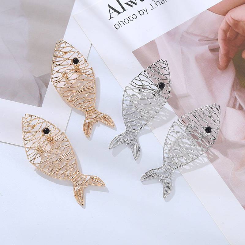 Fish-shaped Heart Simple Hollow Alloy Temperament Earrings