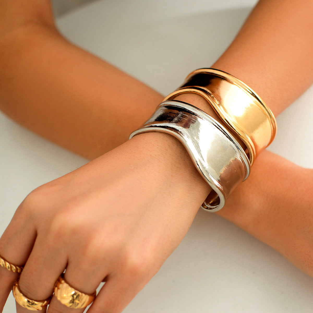 Hip Hop Style Simple Glossy Irregular Female Personality Metal Bracelet