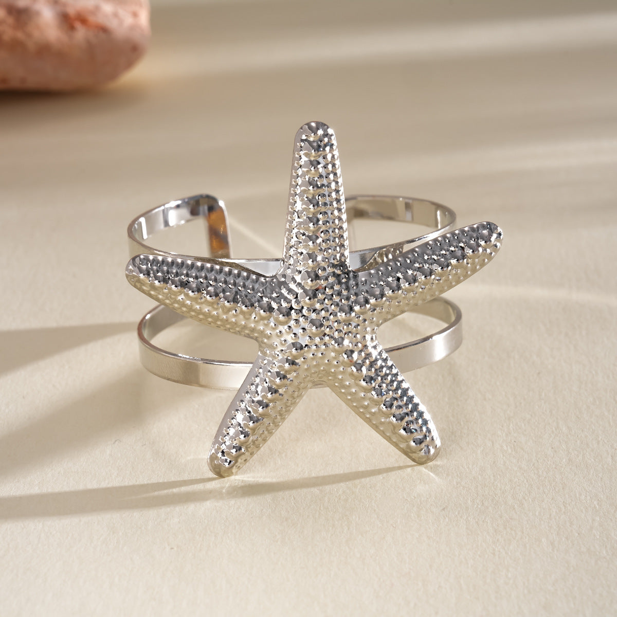 Women's Metal Pleated Flowers Openings Suit Niche Exaggerated Light Luxury Bracelet