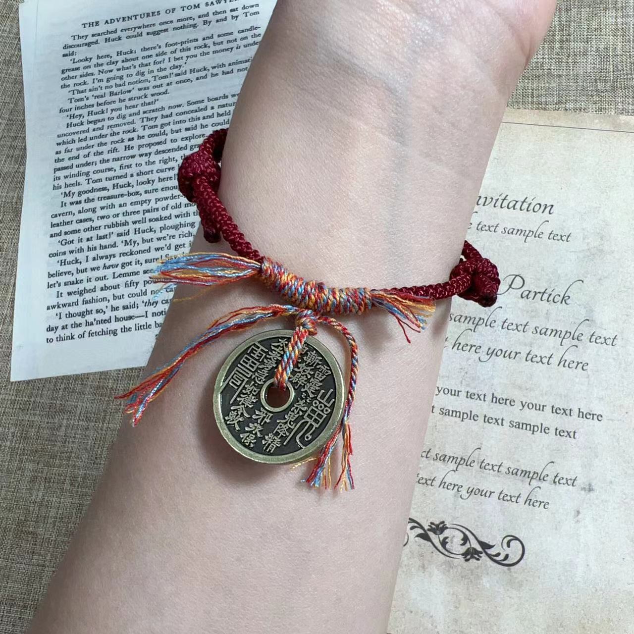 Stil: Berggeist, Kupfermünze, gewebte Handschlaufe, tibetische Armbänder