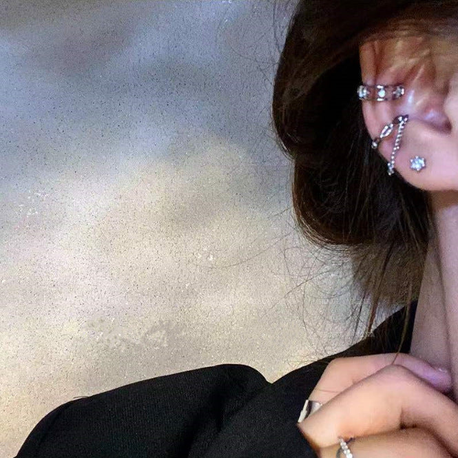 Asymmetric Retro Chain Tassel Design High-grade Bone Light Rings
