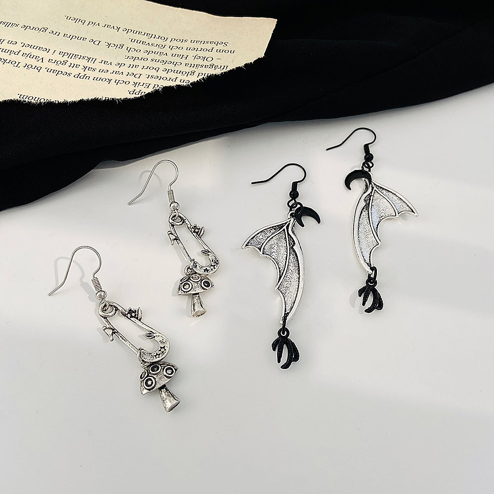 Boucles d'oreilles en forme de champignon à clip simple, ailes de chauve-souris gothiques pour femmes