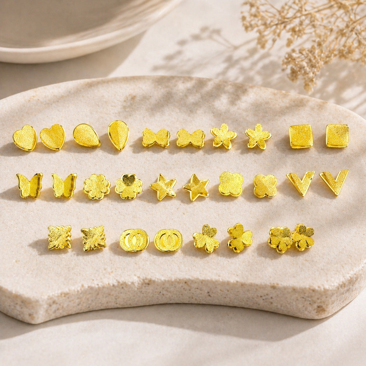 Women's Fashionable Golden Brushed Simple Affordable Luxury Earrings
