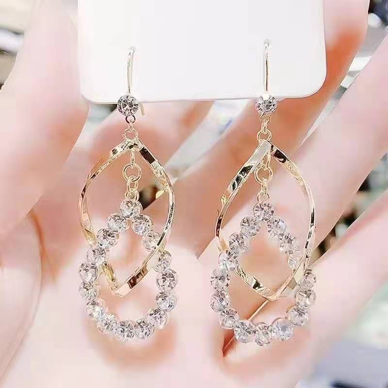 Women's Fashionable Elegant Cat Eye Rhombus Slimming Earrings