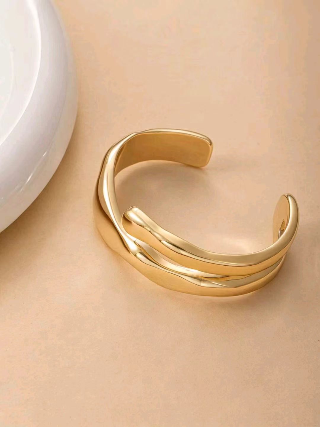 Electroplated Glossy Texture Open-ended Fashionable Exquisite Bracelets