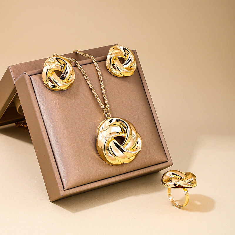 Women's Elegant Metal Exaggerated Glossy Twist Suit Suitable For Daily Jewelry Set