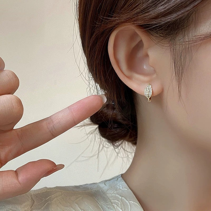 Exquisite Small Zircon Leaves Clip Fashion Commuter Super Rings