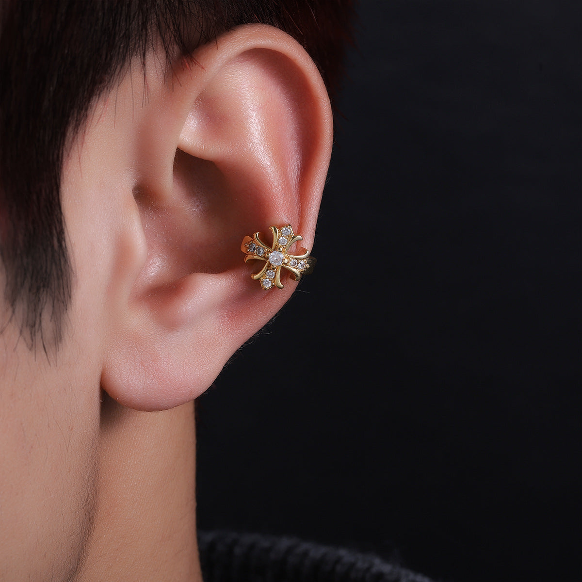 Women's & Men's Flower-de-luce Fashion Trend Zircon Cross High Ear Clip