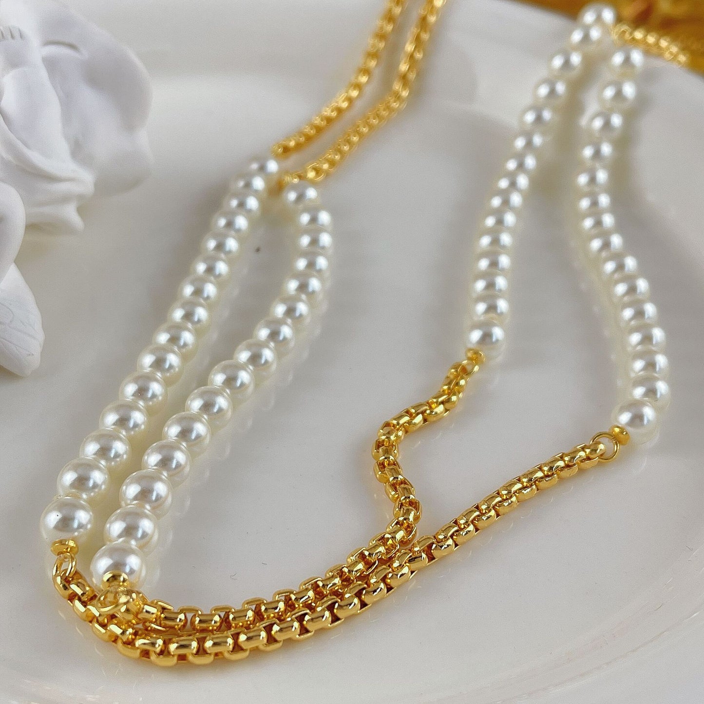 Lux Metal Buckle Pearl Stitching Female Necklaces