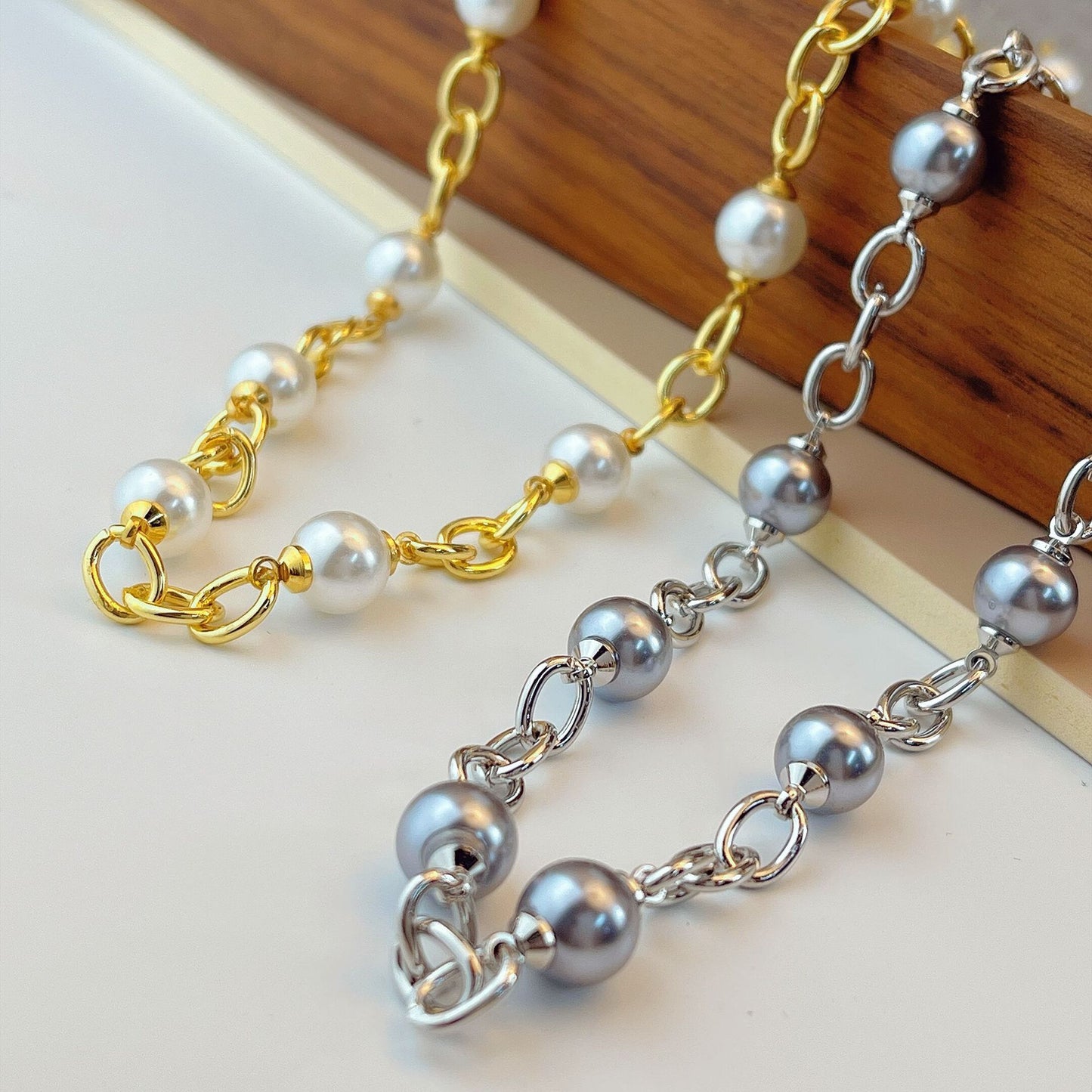 Retro Gray Pearl Chain Temperament Entry Necklaces