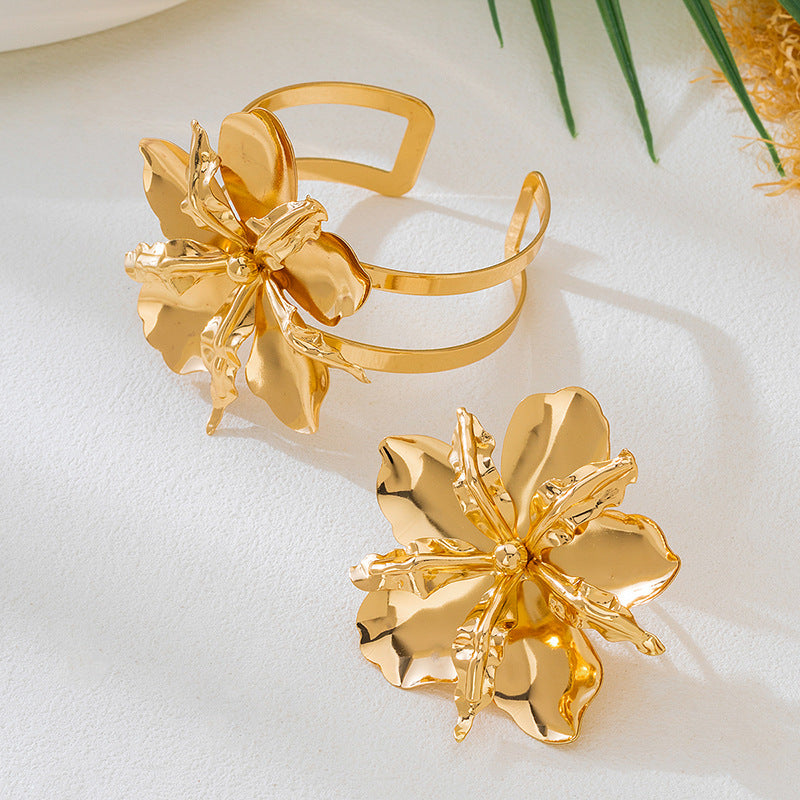 Women's Exaggerated Three-dimensional Large Flower Graceful Fashionable Rings