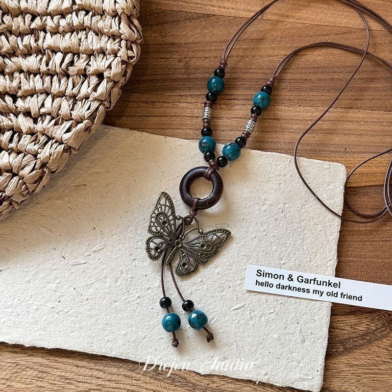 Chinese Style Butterfly Leaves Ceramic Oval Necklace