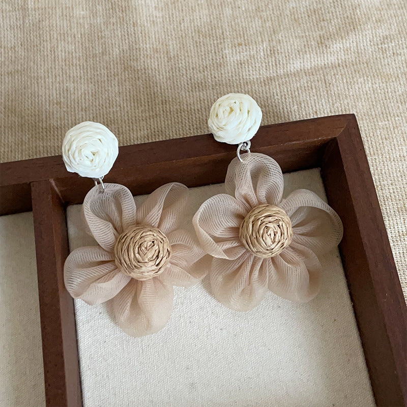 Women's Niche Design Straw Rattan Woven Flower Hat For Vintage Exaggerated Earrings