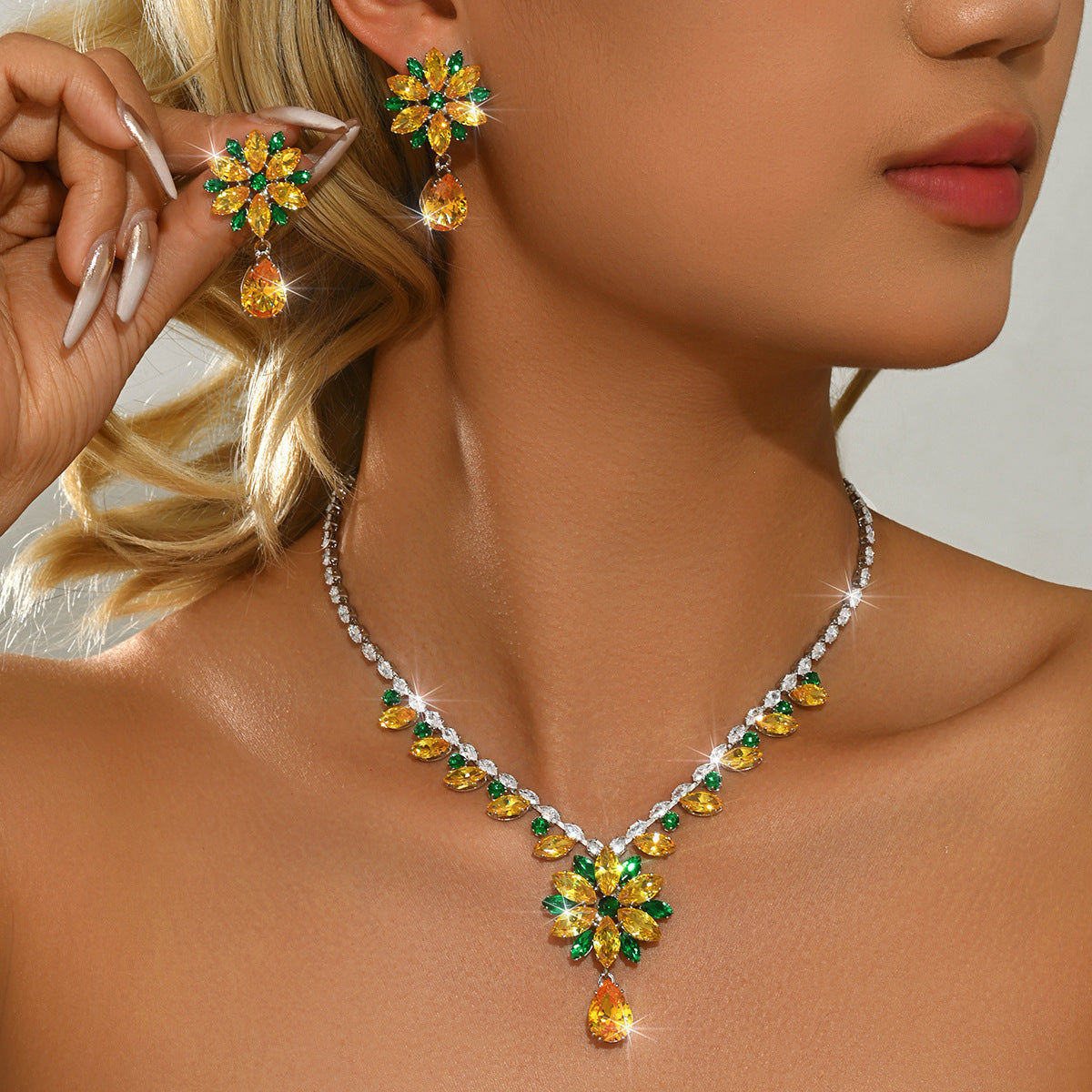 Zircon Color Tulip Temperament Clavicle Chain Jewelry Set