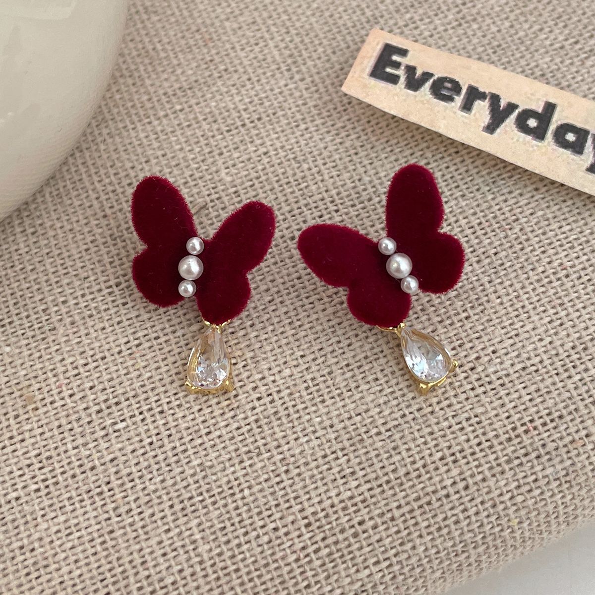 Boucles d'oreilles camélia rétro rouge français Sier pour femmes, aiguille de tempérament de Niche