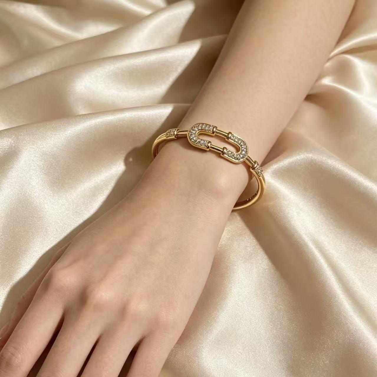 Women's Diamond White Gold Color Micro Inlaid Zircon Light Luxury Wild Bracelet