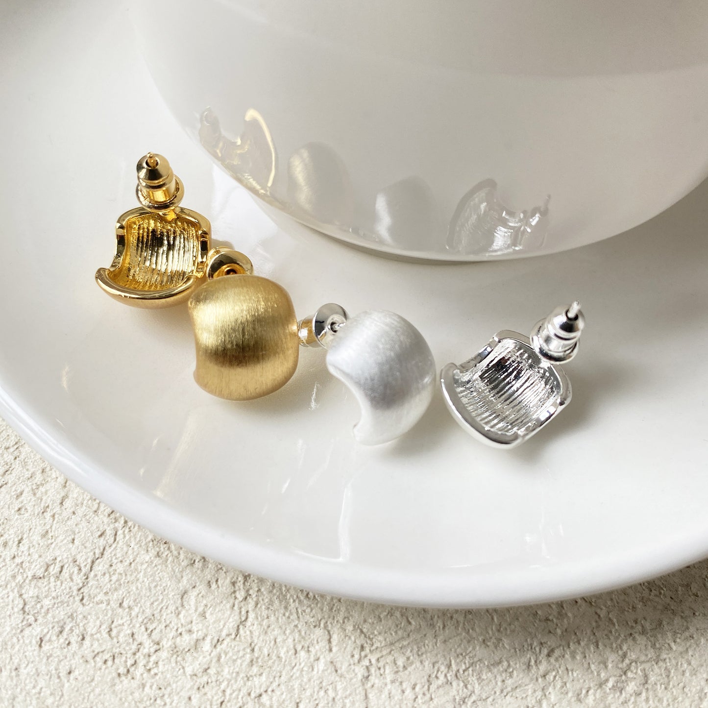 French Entry Lux Metal Brushed Sier Needle Niche Bag High-grade Earrings