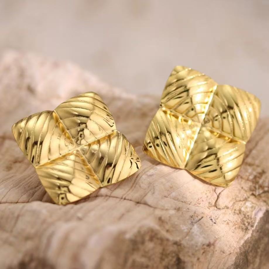 Women's Creative Stainless Steel Square Heart-shaped Pleated Stud Earrings