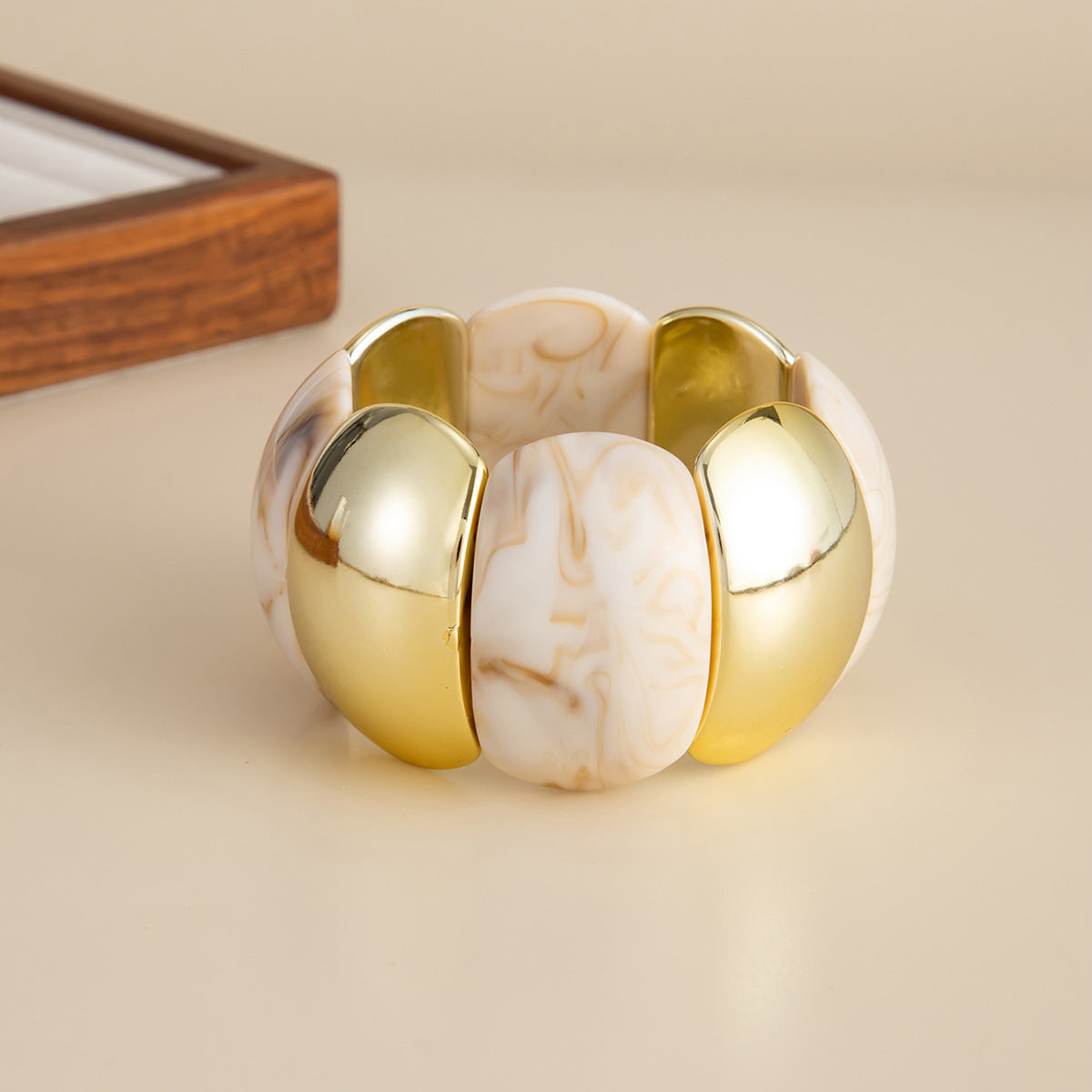 Blooming Resin Exaggerated Acrylic Arc Stitching Bracelet